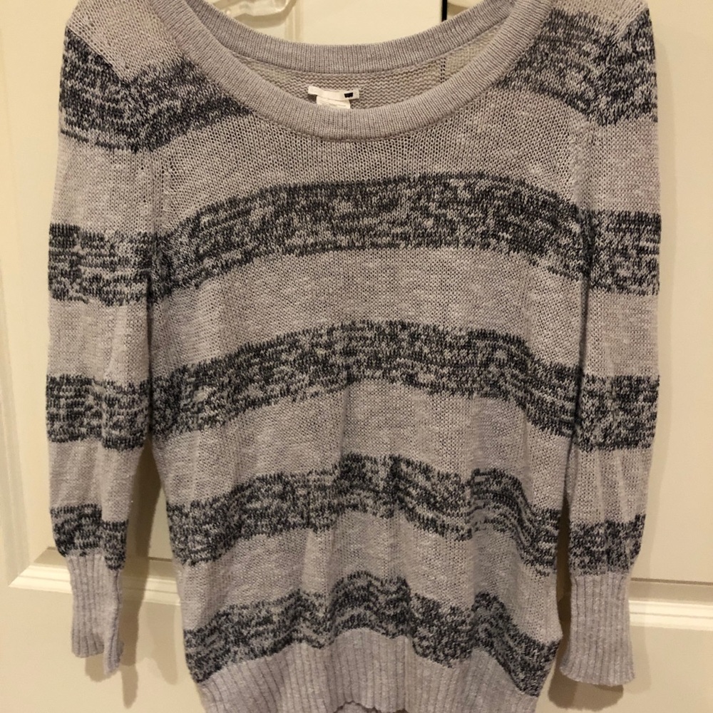 Levi’s scoop-neck gray sweater
